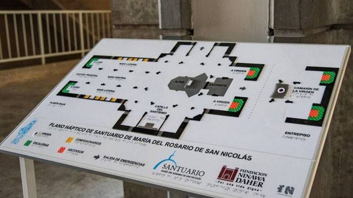 Dos arquitectos de Gualeguaychú donaron un plano háptico  para el Santuario de San Nicolás