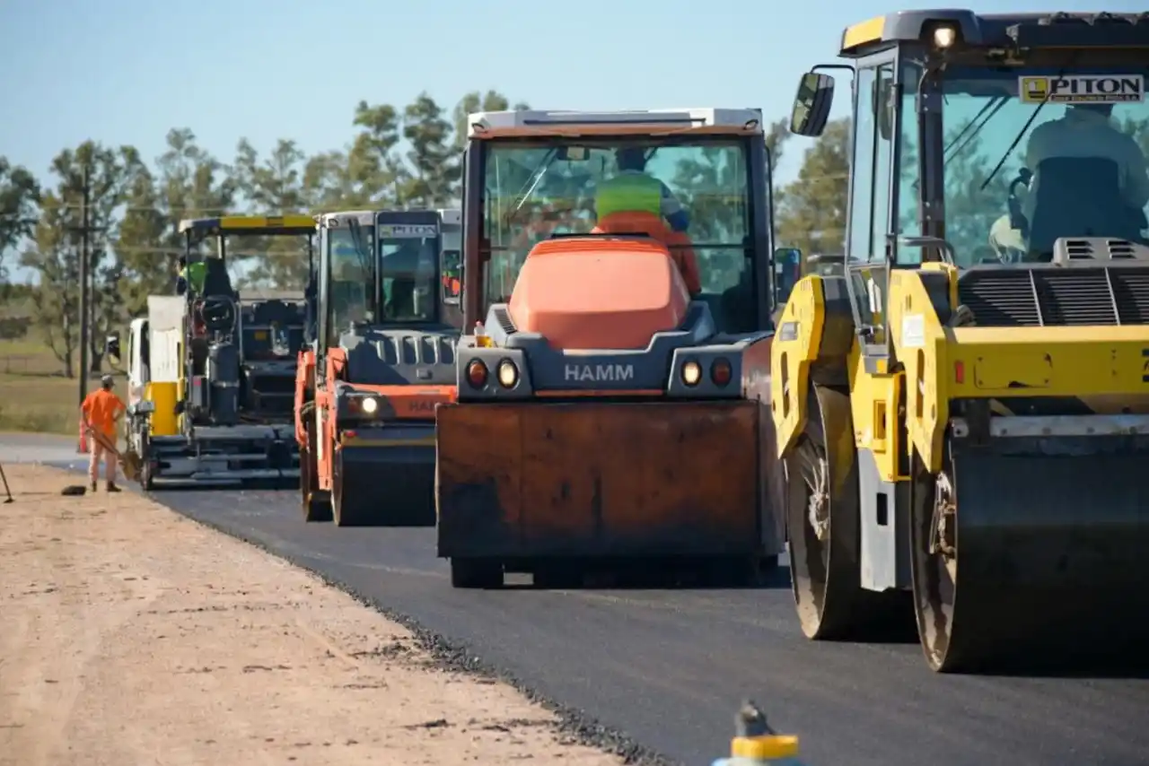 La pavimentación de la ruta entre Larroque y Parera presenta un 60% de avance