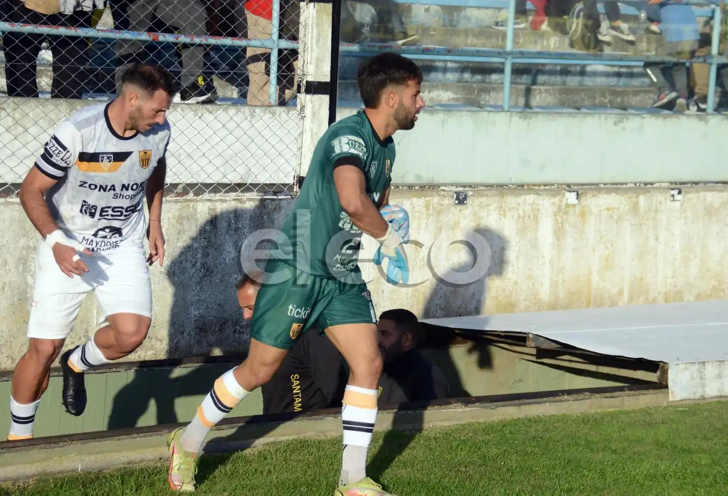 Nicolás Igartúa y Ezequiel Navarro Montoya serán titulares en Santamarina.