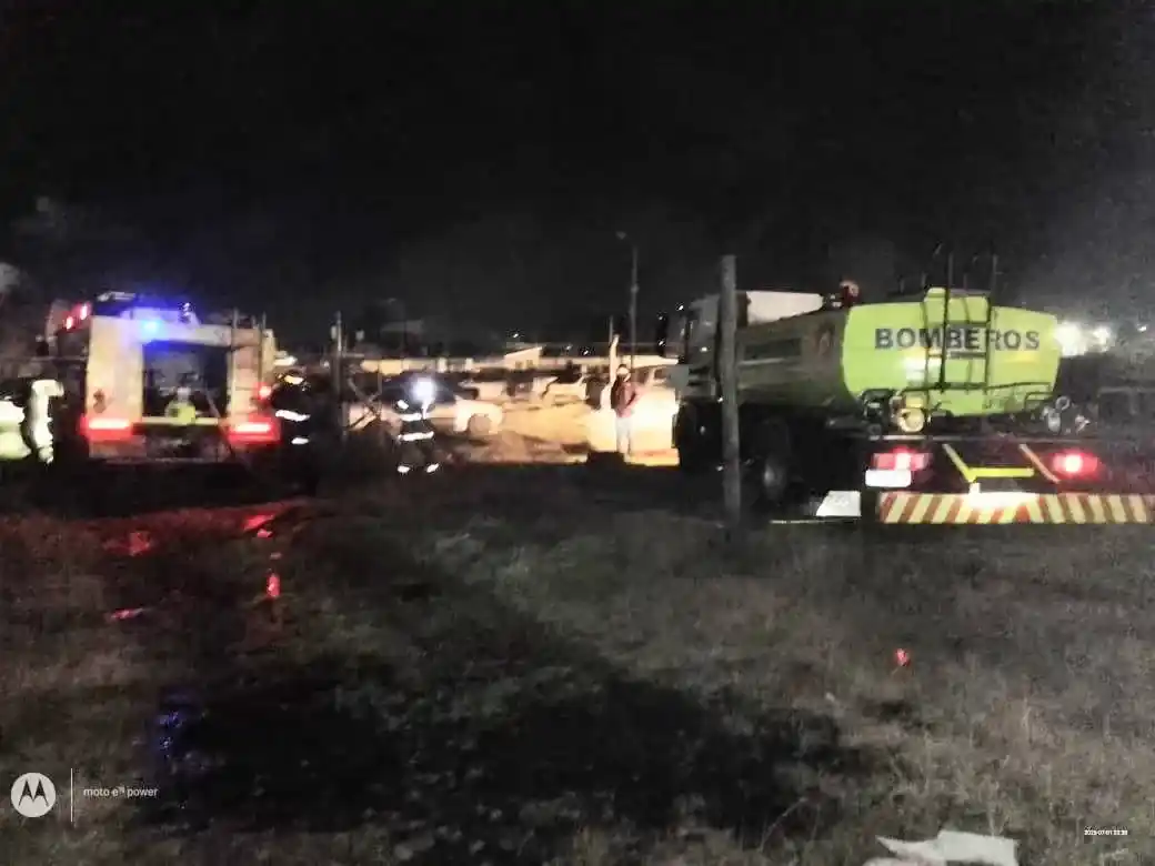 Investigan el incendio de diez patrulleros en un predio municipal