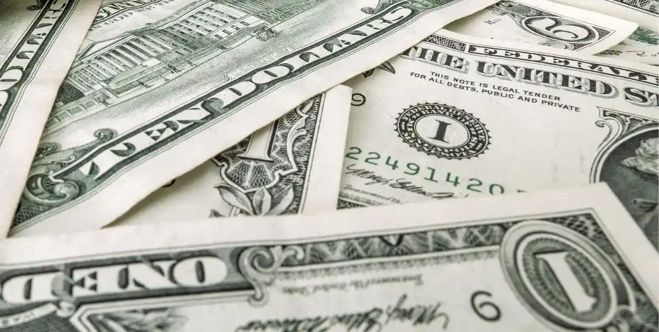 El avance del tipo de cambio paralelo se da a pesar de las continuas bajas del CCL y MEP.