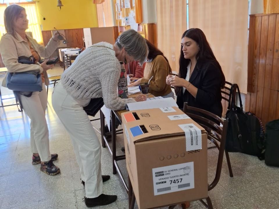 Con escasa participación se desarrolla la elección de convencionales en la Esmeralda del Sur. Foto: Sur24