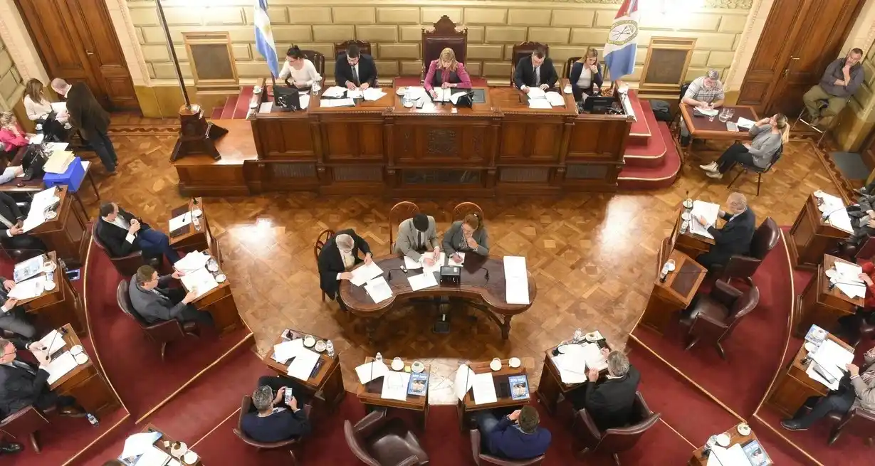 Visto bueno del Senado para el último presupuesto de Perotti