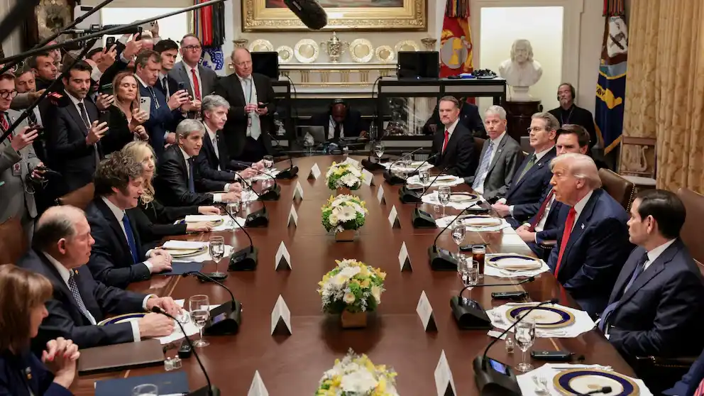 Trump advirtió por el riesgo de que en octubre se imponga otra fuerza política: “Si pierde, no seremos generosos”.