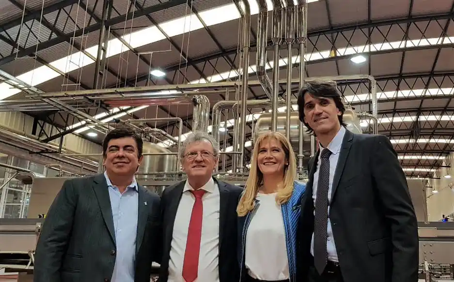 "Vamos Manaos": La marca de gaseosas inauguró la ampliación de su planta en La Matanza