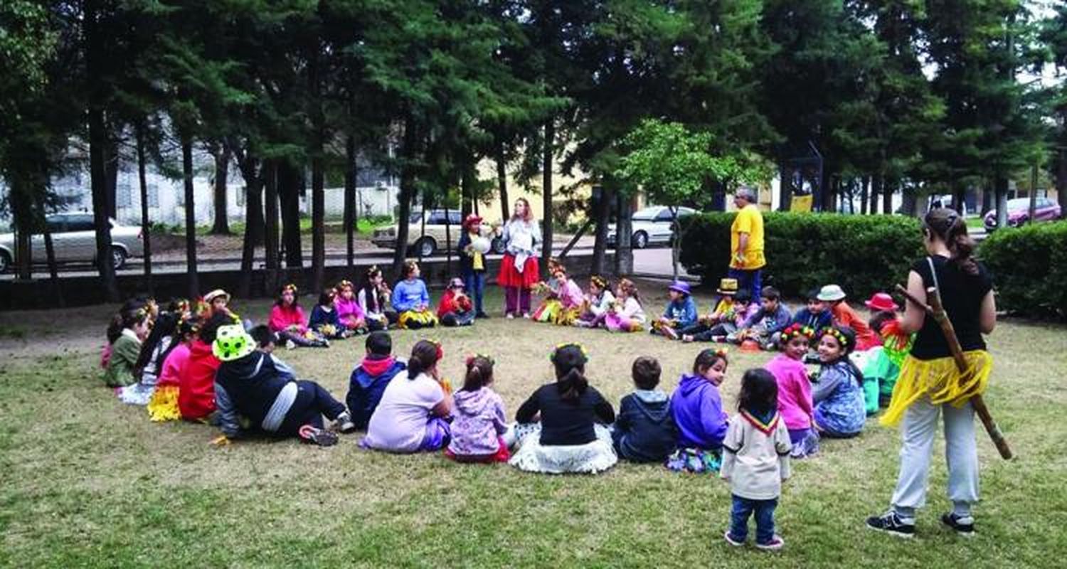 Cientos de scouts en el Estadio