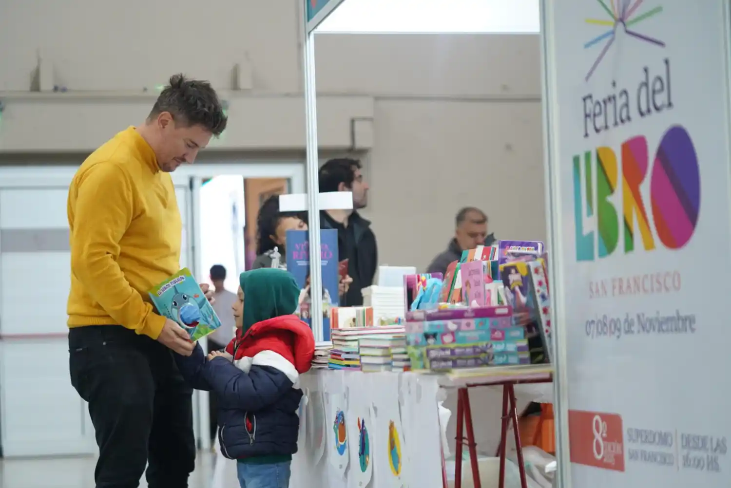 La fiesta de la literatura continúa hoy en el Superdomo.