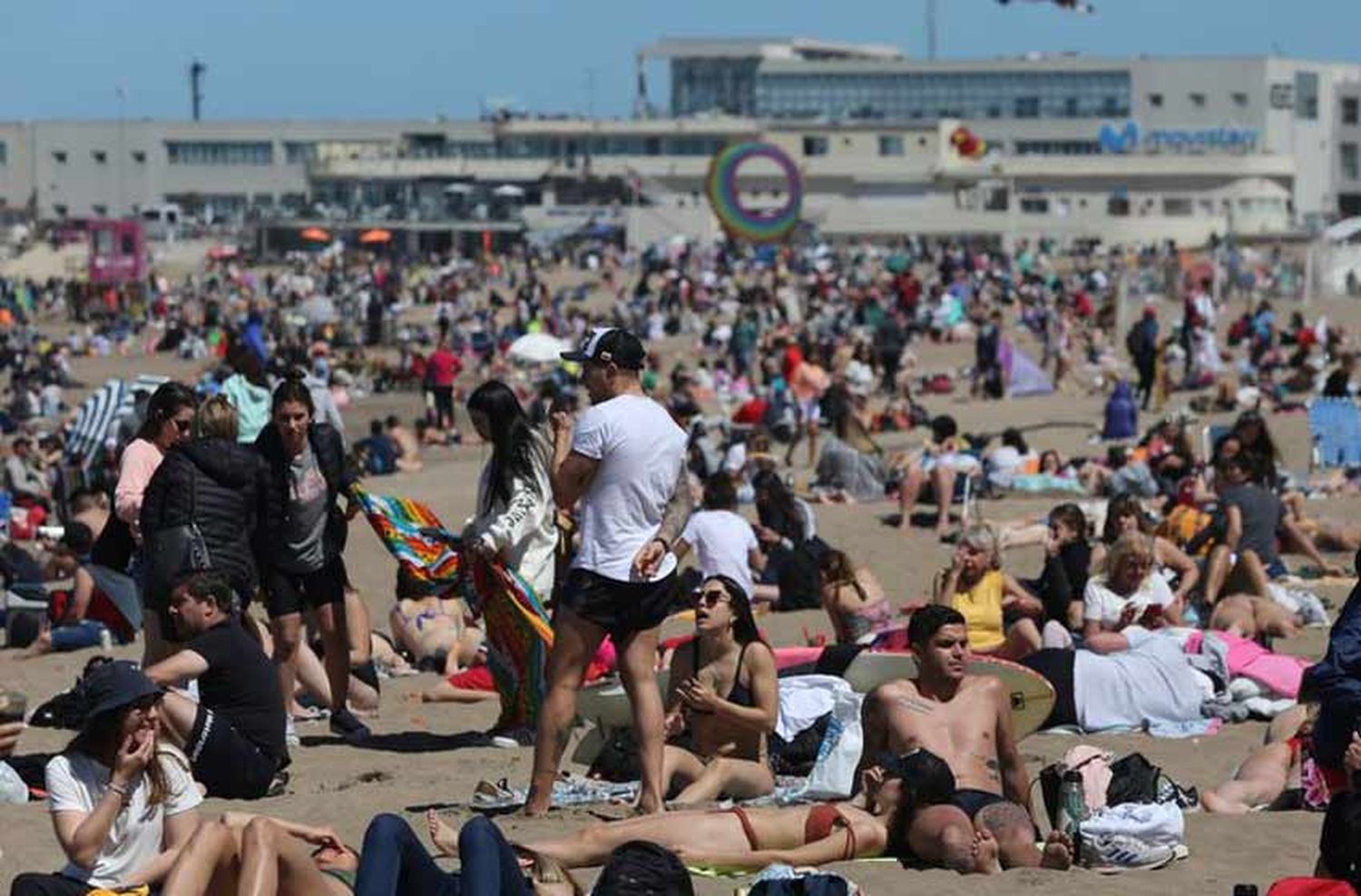 Advierten que el éxodo turístico durante el fin de semana largo «fue una gran bocanada de aire para el sector»