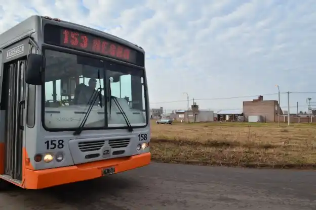 La línea 153 Negra amplía su recorrido hacia el norte