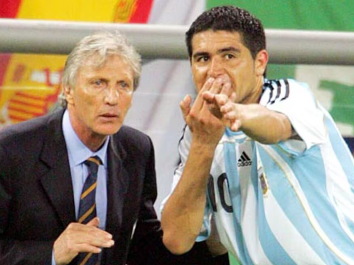Afirman que Riquelme llamó a José Pekerman para ocupar un rol clave