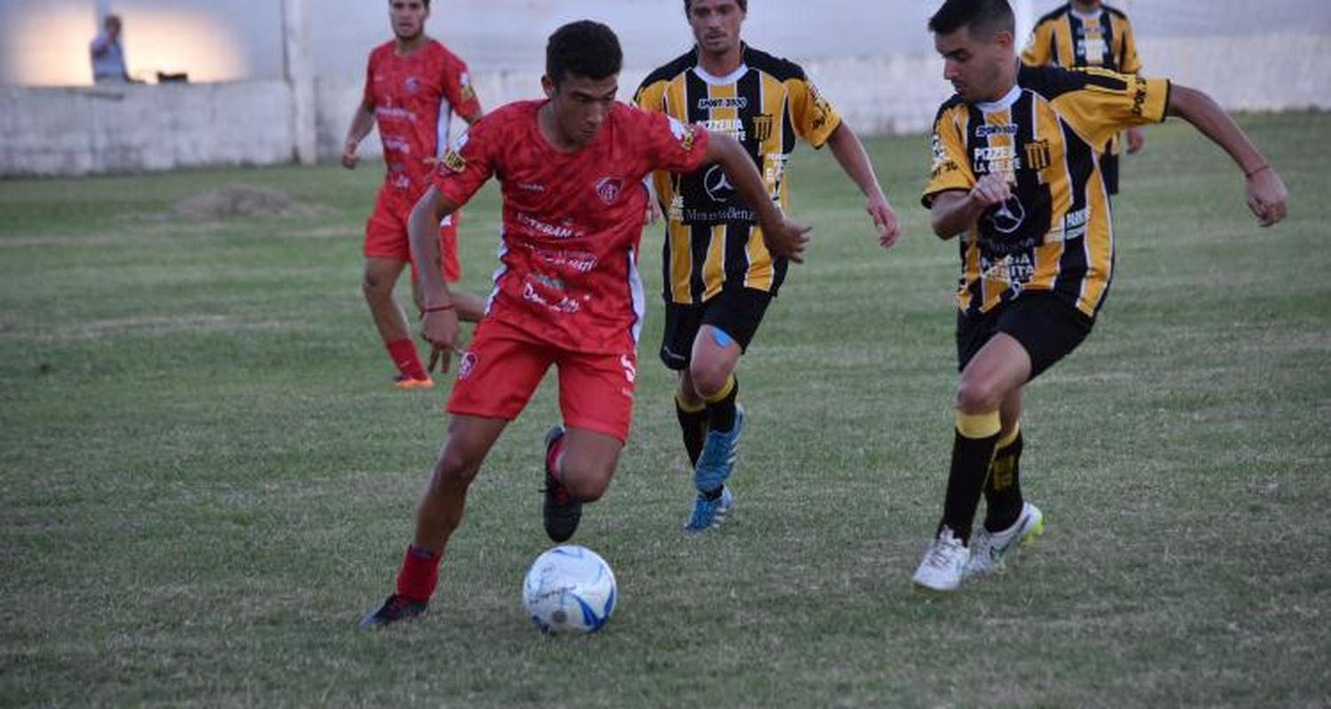 Mitre llega a la recta final con el auto golpeado pero mucha nafta para acelerar