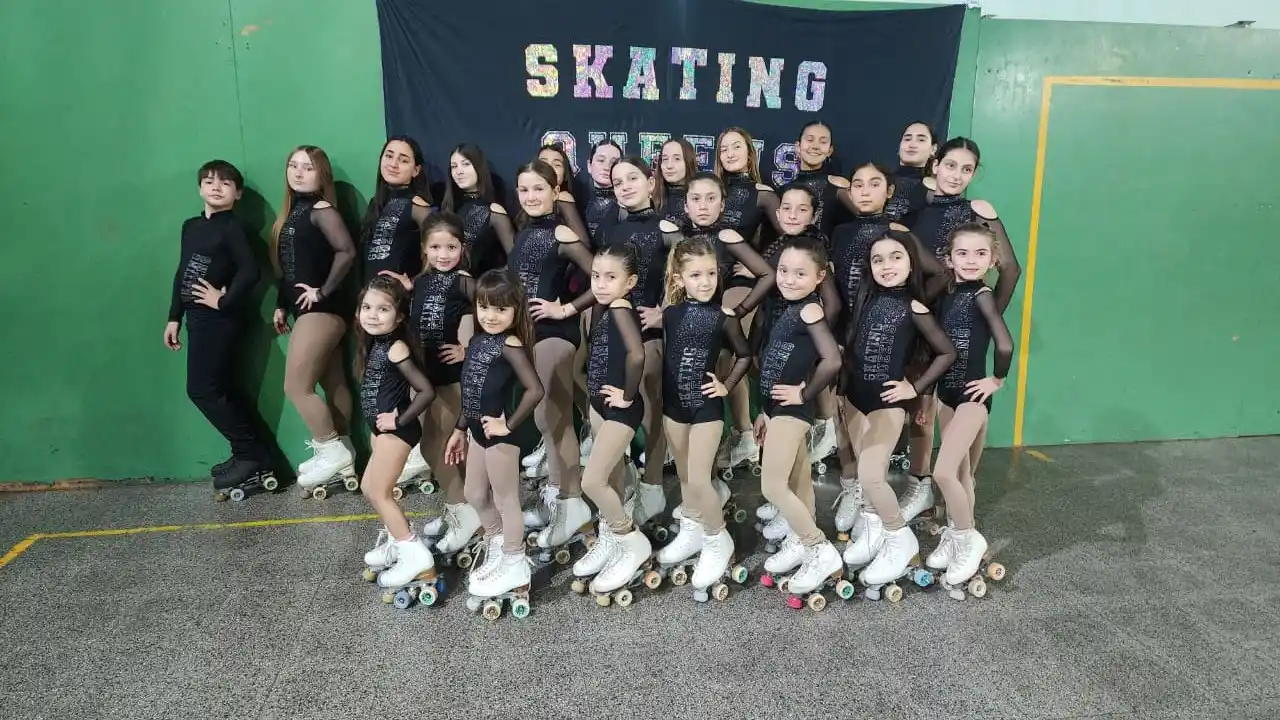 Las alumnas de Skating Queens, a cargo de la entrenadora Romina Donadío