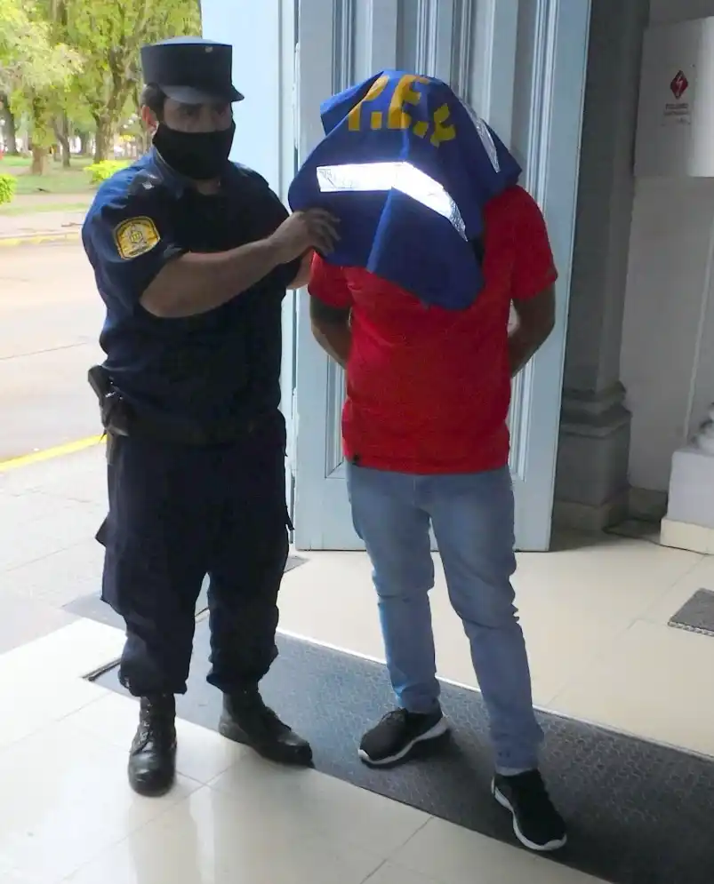 Violó la orden de restricción a su ex pareja y fue detenido