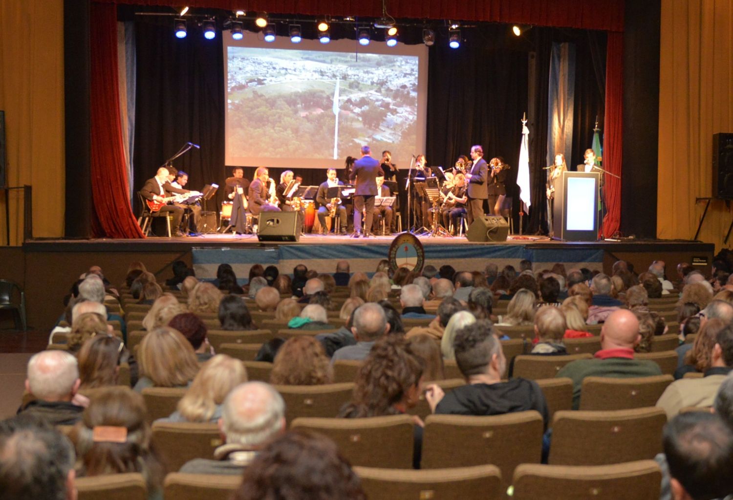 El evento contó con diversos espectáculos musicales atravesados por los ritmos tradicionales argentinos.