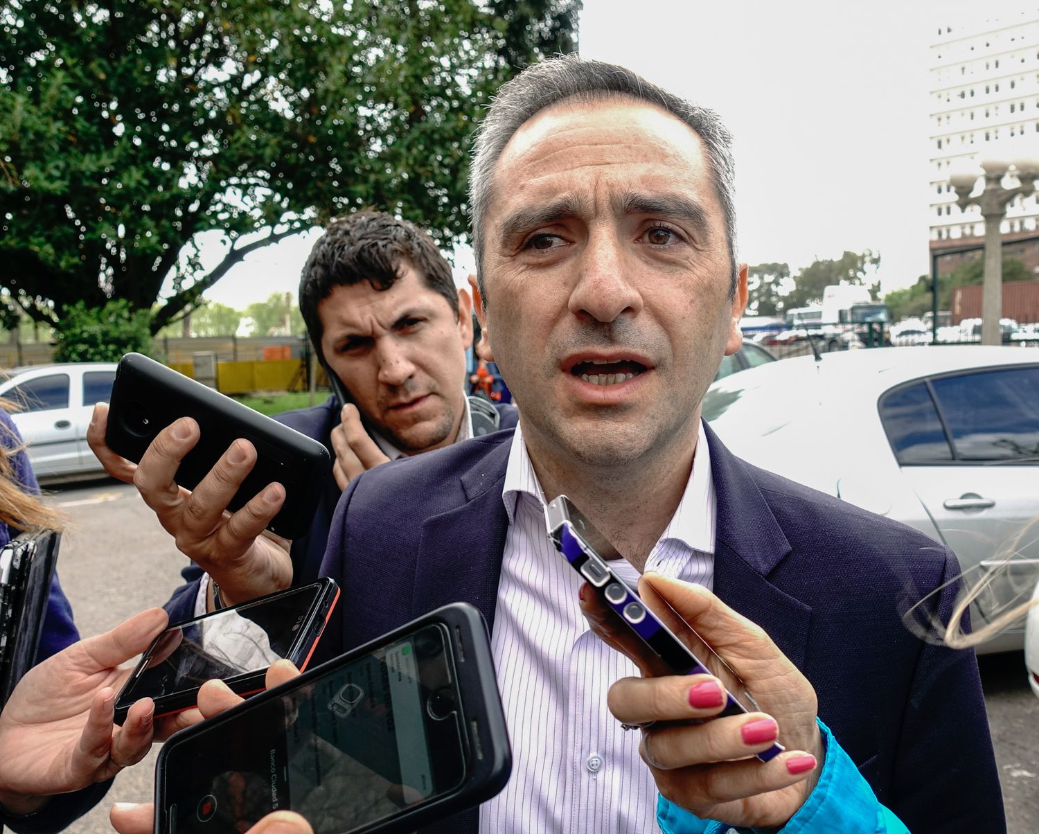 Larroque: “estamos viviendo una peligrosa autoproscripción”