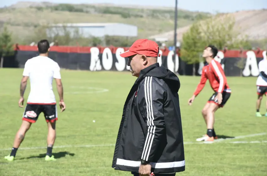La lepra piensa en Godoy Cruz y Llop repetiría equipo