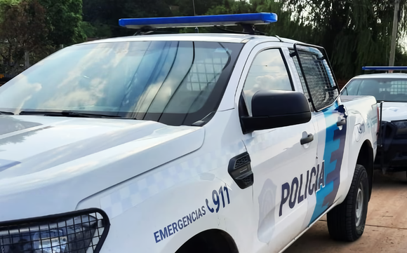 Motochorros asaltaron a una mujer y le robaron la mochila escolar de su nieto