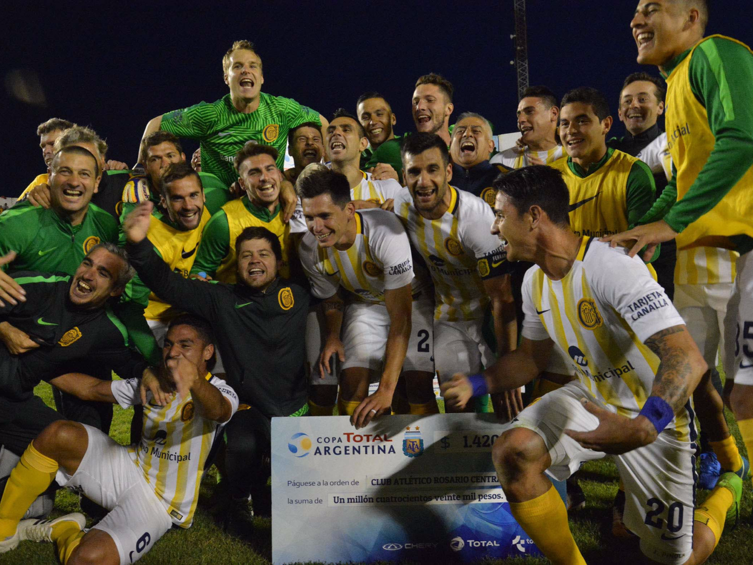 Central lo dio vuelta y está en semis
