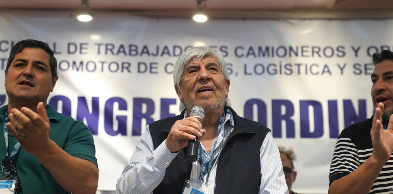 Moyano firmó la paritaria de Camioneros nacional