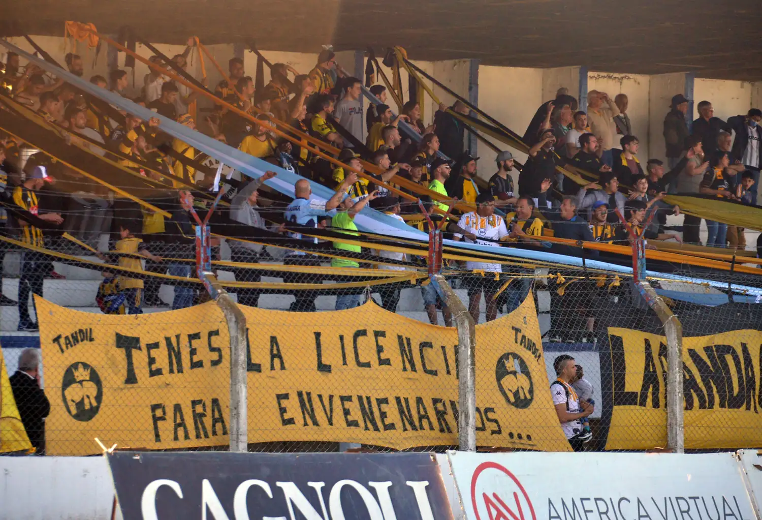 El público aurinegro volvió al San Martín.