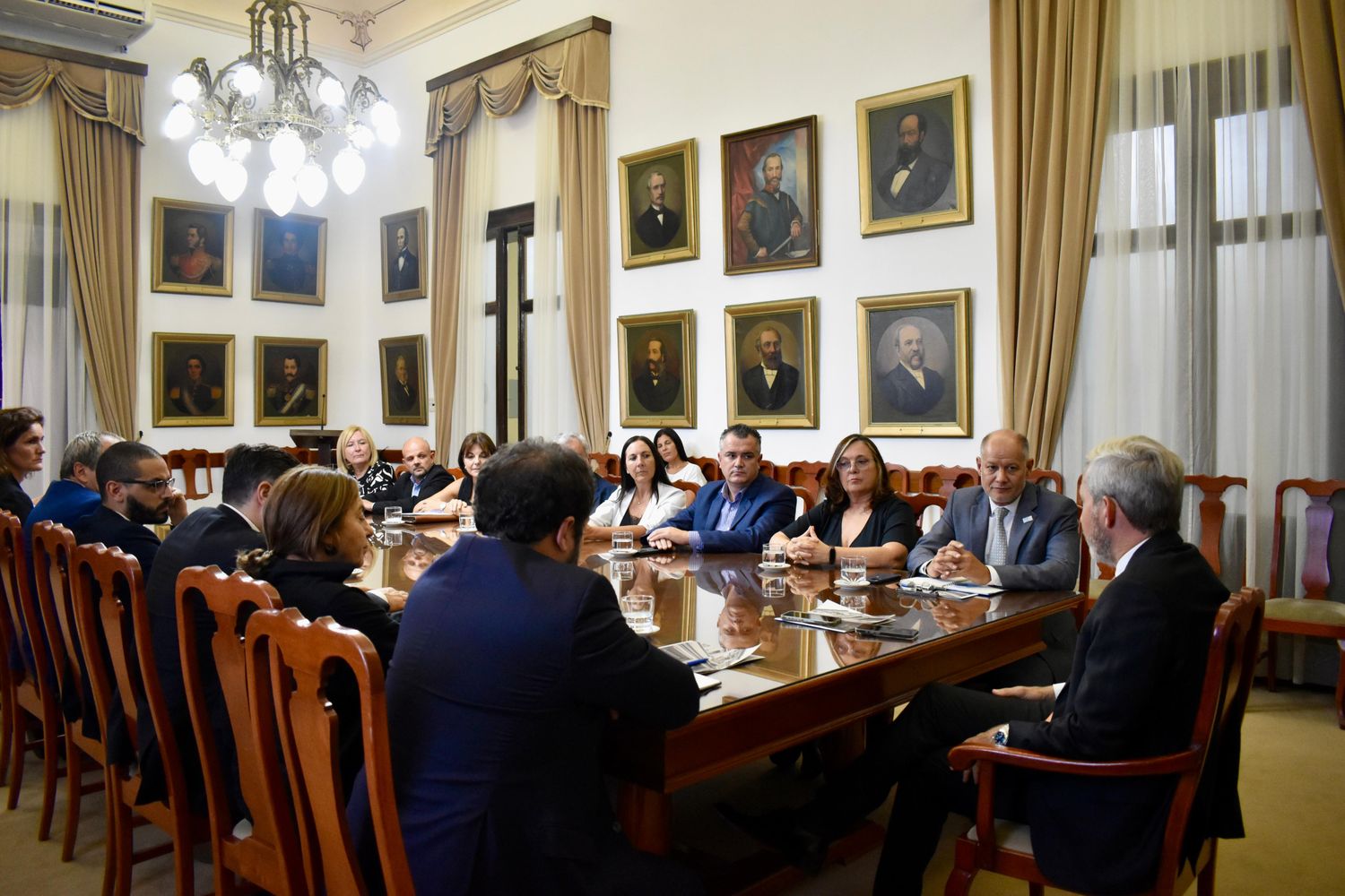 Referentes de la UNER se reunieron con Frigerio