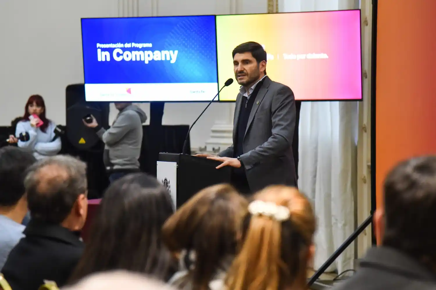 El Gobernador afirmó que hay nuevos mercados para poder ir y hacer pie.