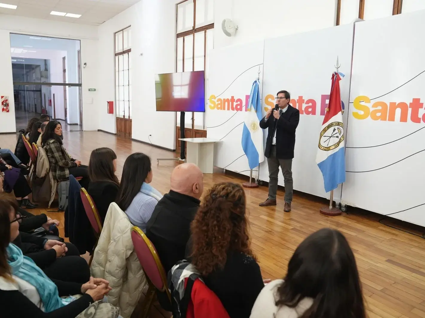 La provincia presentó diez ofertas económicas para la construcción de 30 aulas en escuelas de Rosario