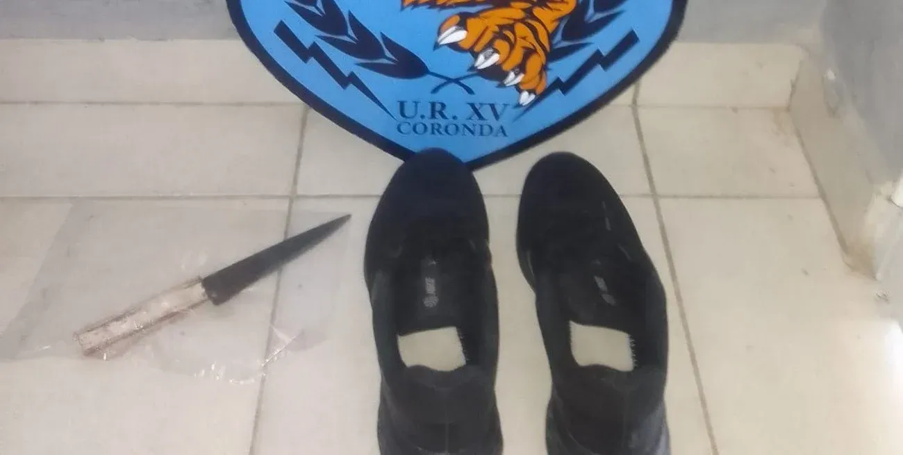 Al ladrón le encontraron un cuchillo y tenía puestas las zapatillas de las cuales se lo acusa de haberlas robado.