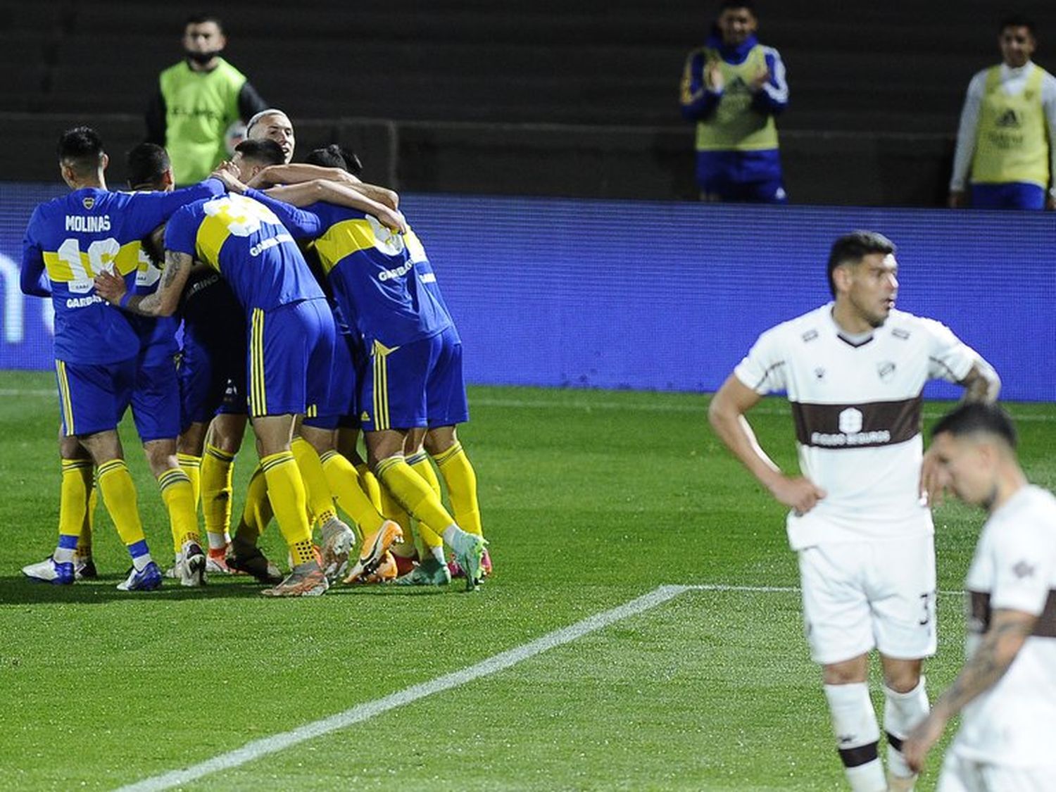 Boca levantó su nivel y consiguió su segundo triunfo al hilo: 3-1 ante Platense