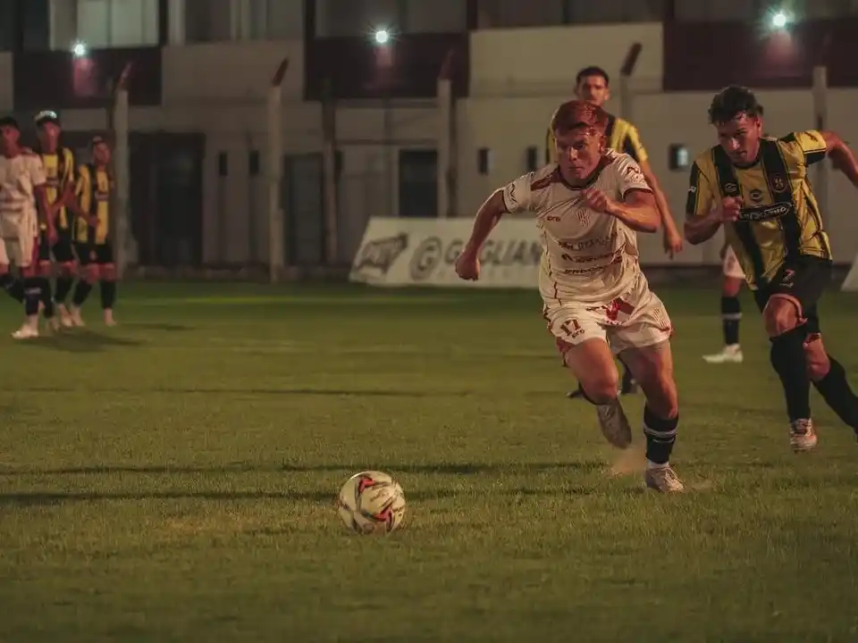 El León se midió en un amistoso en Rafaela con Atl.Pilar. El martes 3, se sortea el Federal A. Foto:Prensa 9 de Julio