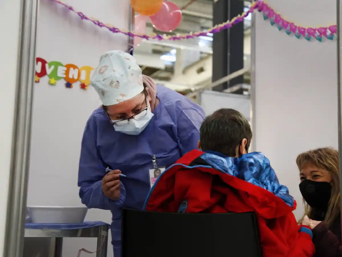 Pfizer informa que su vacuna contra el coronavirus tiene una eficacia del 90% en niños