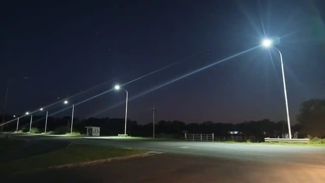 Sexto Distrito impulsa el deporte y mejora el alumbrado público