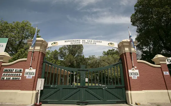 Asesinan a puñaladas a casero del Hipódromo de San Isidro