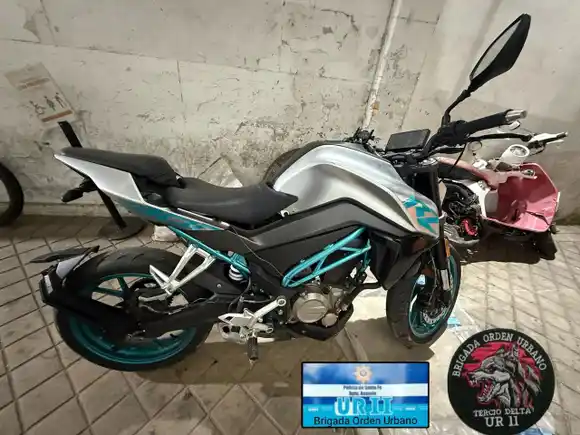 Recuperaron una moto robada en el macrocentro y hay un detenido