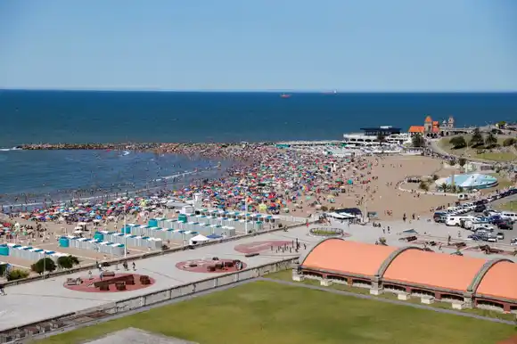 El gobierno bonaerense busca impulsar el turismo con préstamos de hasta 2 millones de pesos y descuentos del 25%