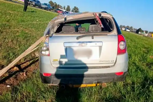 Un automovilista volcó en la autopista Rosario-Córdoba y salió ileso