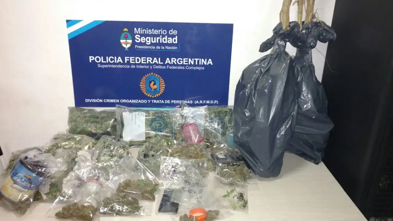 Detuvieron a un hombre de 28 años con dos kilos y medio de marihuana