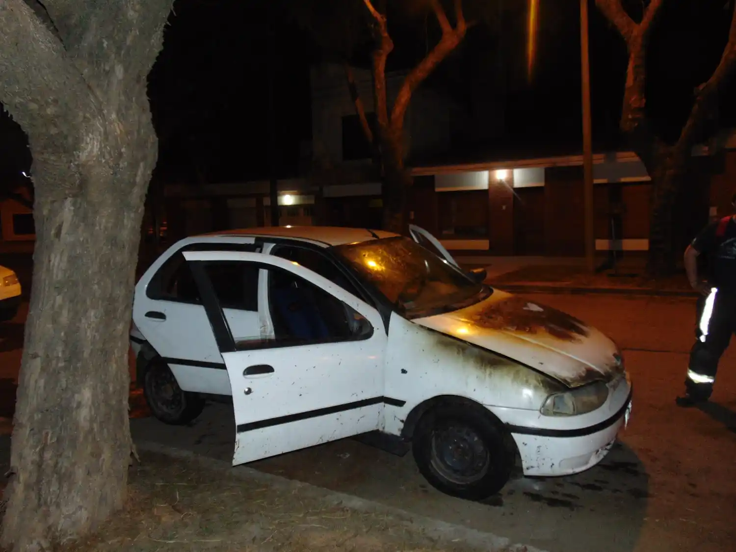 El fuego pudo ser controlado por los bomberos voluntarios.