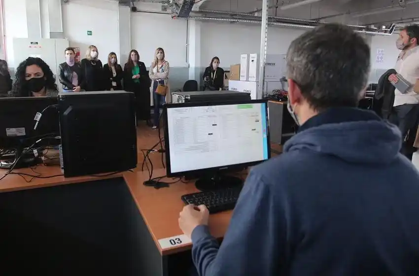 Elecciones 2021: El Gobierno realizó la primera prueba de recuento de votos junto a los partidos políticos