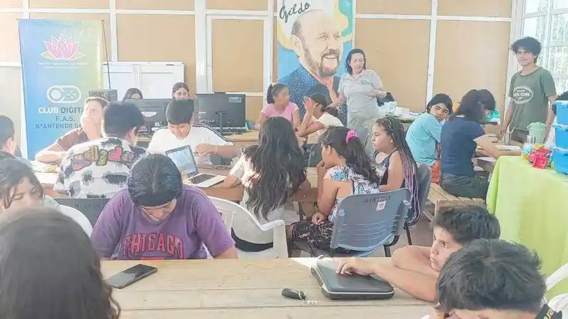 Club digital Verano brinda talleres de ciencia 
y tecnología para niños y jóvenes del circuito 5