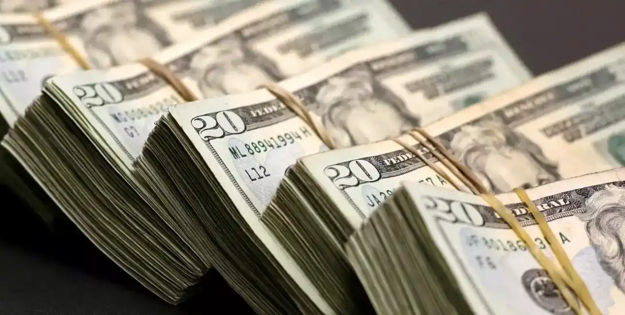 Dólar: cómo arranca este martes, tras un lunes de fuerte suba