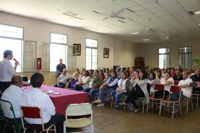 Se entregaron matafuegos y se capacitó en seguridad a escuelas de Gualeguay