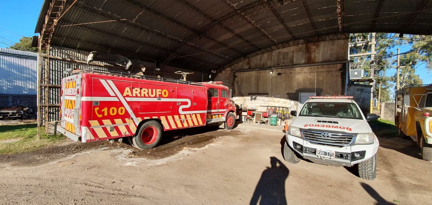 Arrufó recibió aportes para obras en el cuartel de Bomberos