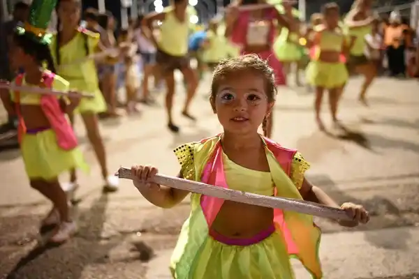 Por la "difícil situación económica" habrá 2 x 1 en los Corsos Populares