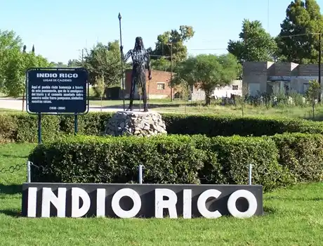 Secuestran un auto ligado a un asalto cometido en un campo de Indio Rico