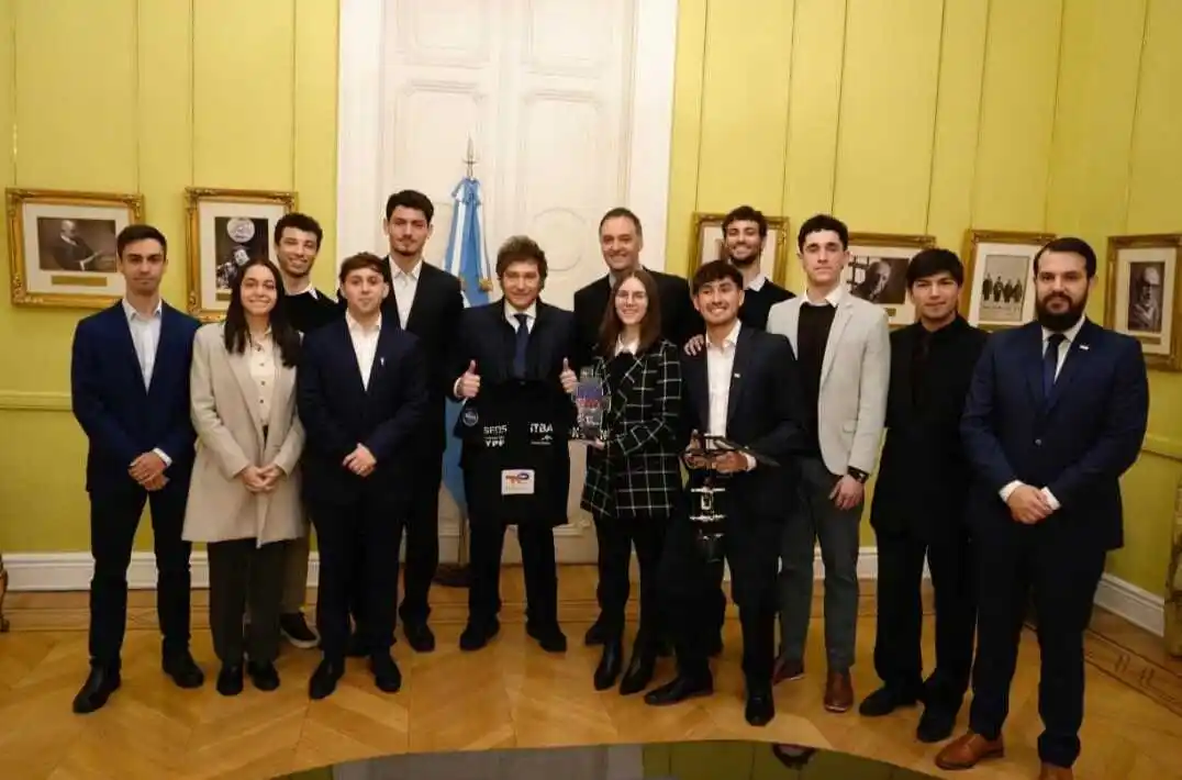 Javier Milei recibió a los alumnos argentinos que ganaron el “Mundial de la Ciencia” de la NASA