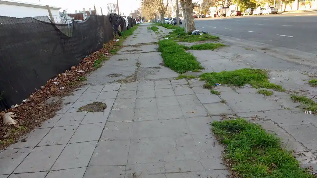 Postergan otro mes el traslado de los feriantes de Plaza Rocha