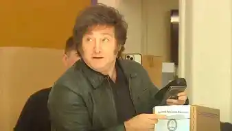 Votó Javier Milei: “Hicimos un enorme trabajo pese a la campaña del miedo que nos han hecho”