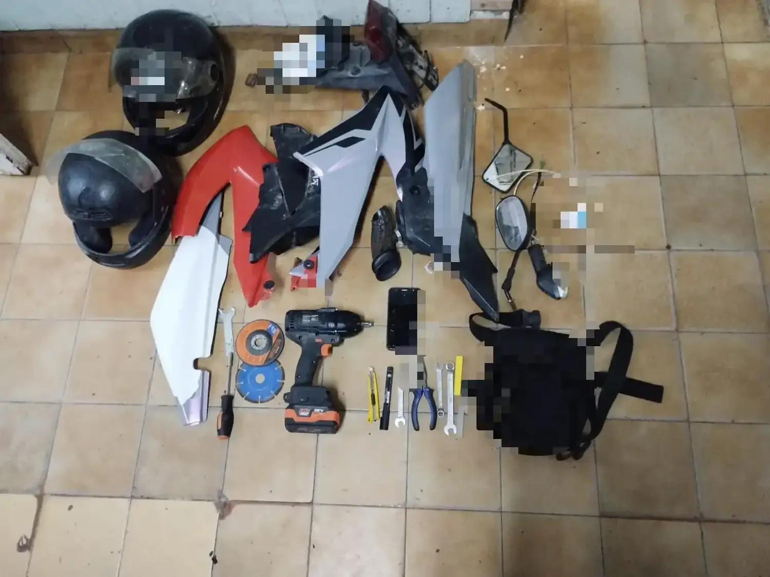Aprehendieron a un joven de 20 años: recuperaron una moto y herramientas robadas de un taller - 2