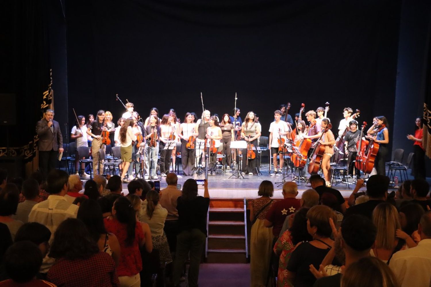 La Orquesta Infanto Juvenil Yaguarí Guazú cerró su primer año en el Teatro Gualeguaychú